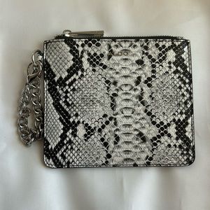 Aldo Pouch Black / White EUC